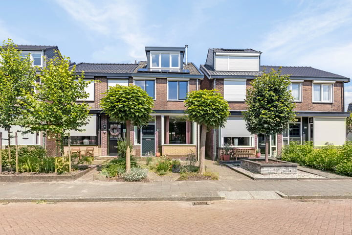 Parallelweg 97 in Veenendaal foto