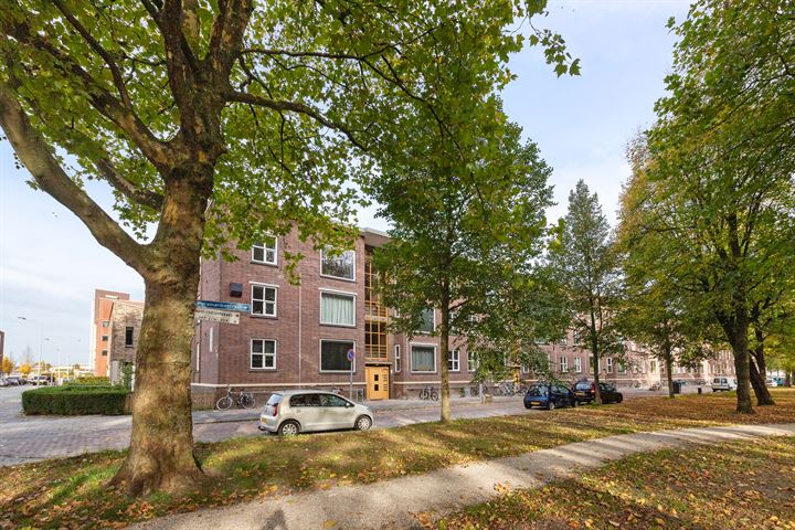 Paramaribostraat 12 in Groningen foto