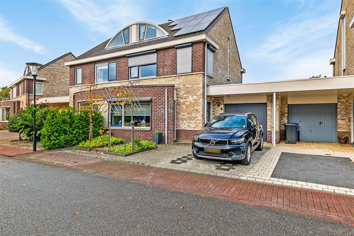 Parelmoerboog 47 in Terneuzen foto