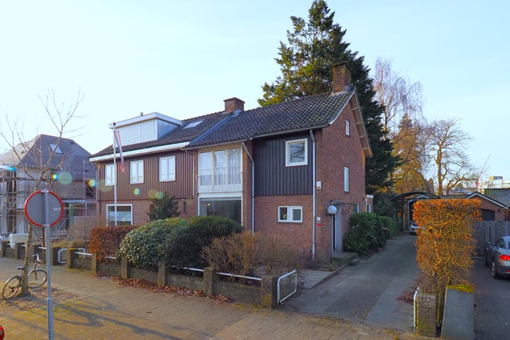 Parklaan 1 in Dordrecht foto