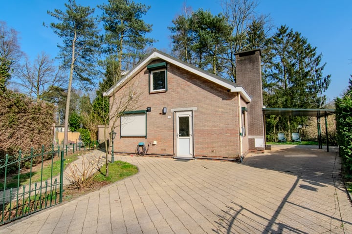 Parklaan 137 in Putte foto
