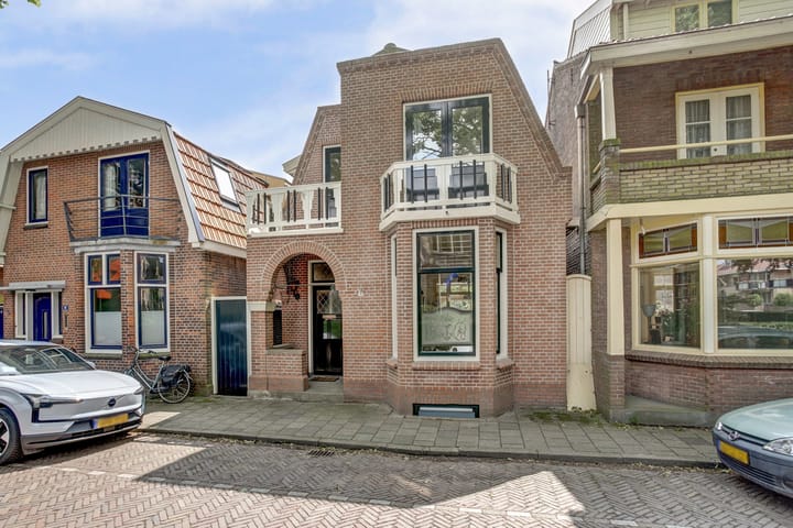 Parklaan 15 in Enkhuizen foto