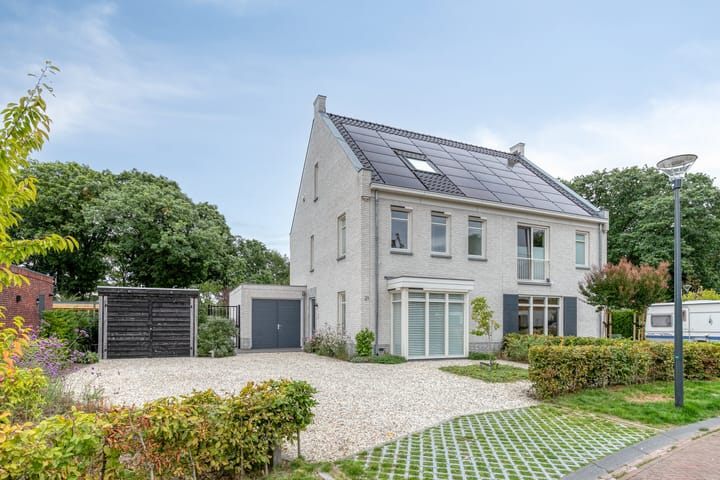 Parklaan 21 in Venray foto