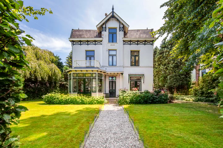 Parklaan 24 in Bussum foto