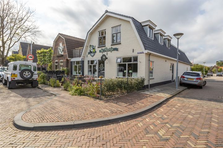 Parkstraat 14 in Julianadorp foto