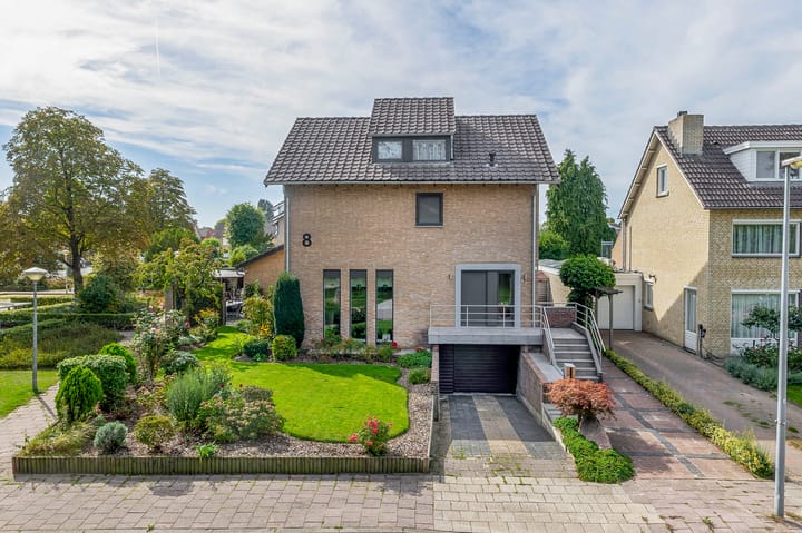 Pastoor Bertrandstraat 8 in Veldhoven foto