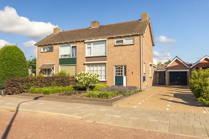 Pastoor Bielarsstraat 8 in Wernhout foto