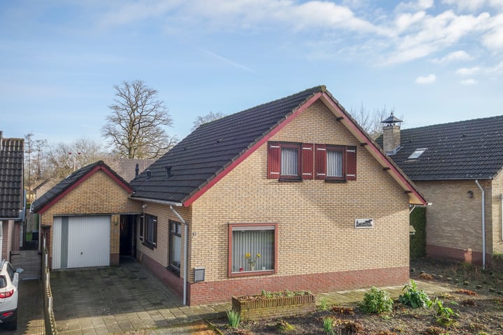 Pastoor Bijnenstraat 6 in Helenaveen foto