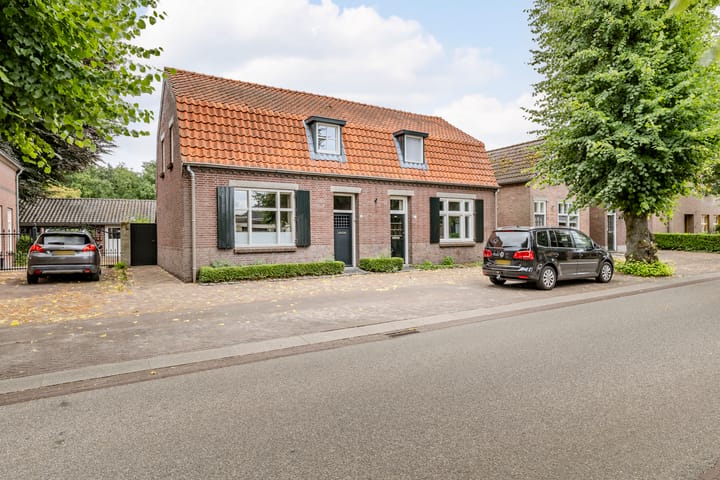Pastoor Castelijnsstraat 25 in Handel foto