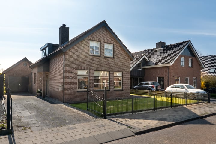 Pastoor Cleerbesemlaan 28 in 't Veld
