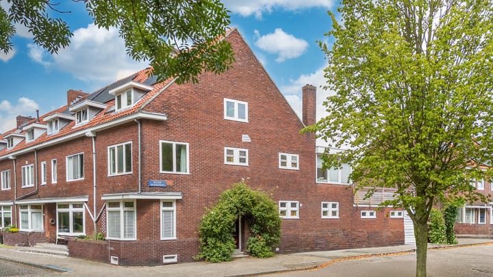 Pastoor Deckersstraat 1 in Venlo foto