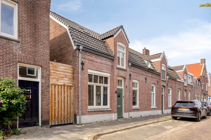 Pastoor Dijkmansstraat 8 in Eindhoven
