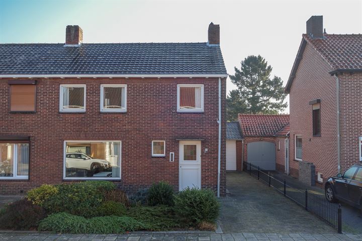 Pastoor Drummenstraat 13 in Echt foto