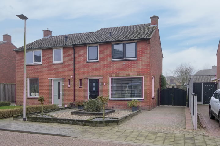 Pastoor Eshuisstraat 9 in Harbrinkhoek foto