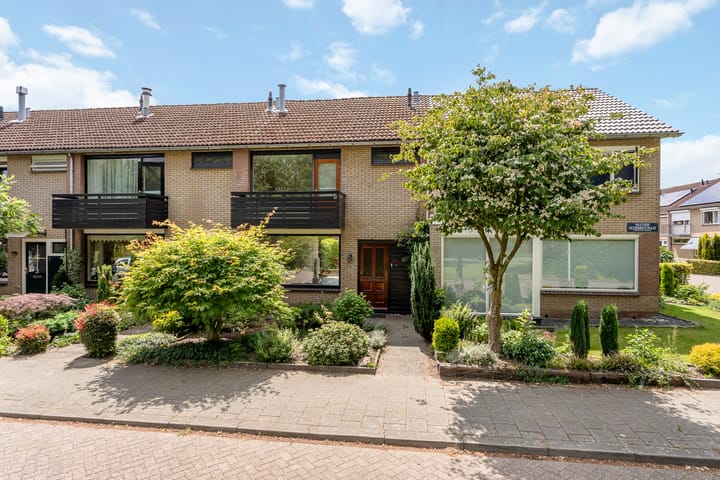 Pastoor Geerdinkstraat 42 in Oldenzaal foto