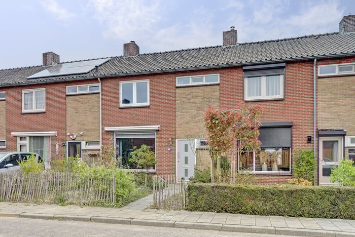 Pastoor Grimmeltstraat 41 in Bemmel foto