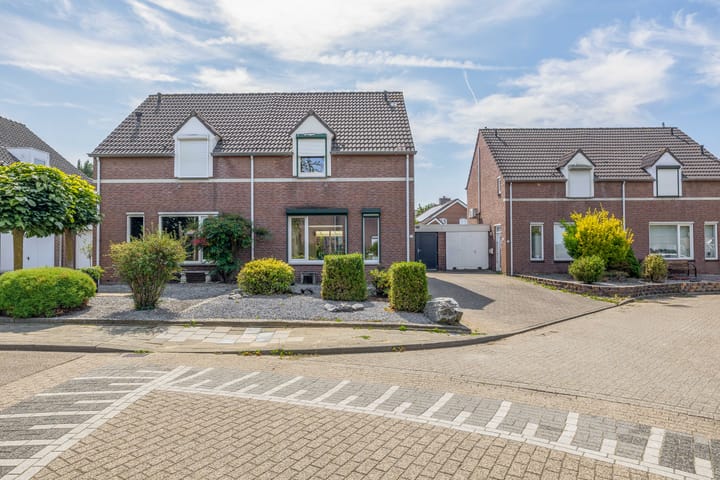 Pastoor Hutschemakersstraat 32 in Beek foto