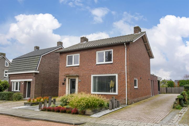 Pastoor Knippenberghstraat 28 in Helden foto