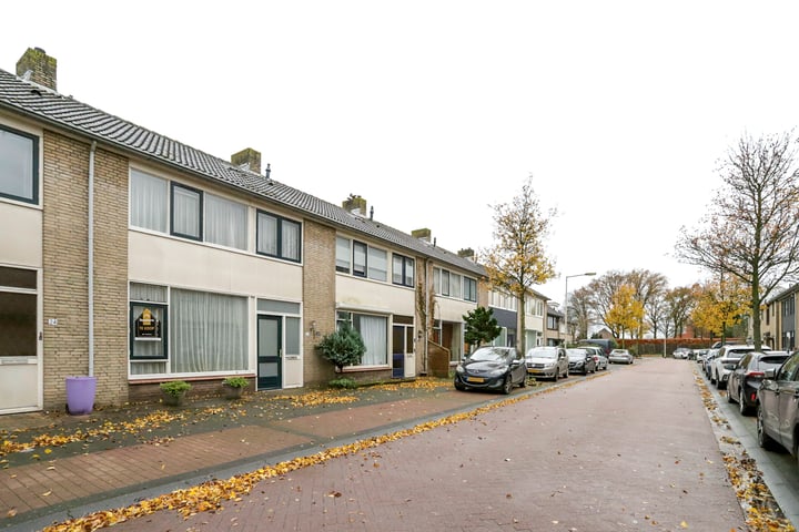 Pastoor Kuijpersstraat 22 in Bergen op Zoom foto