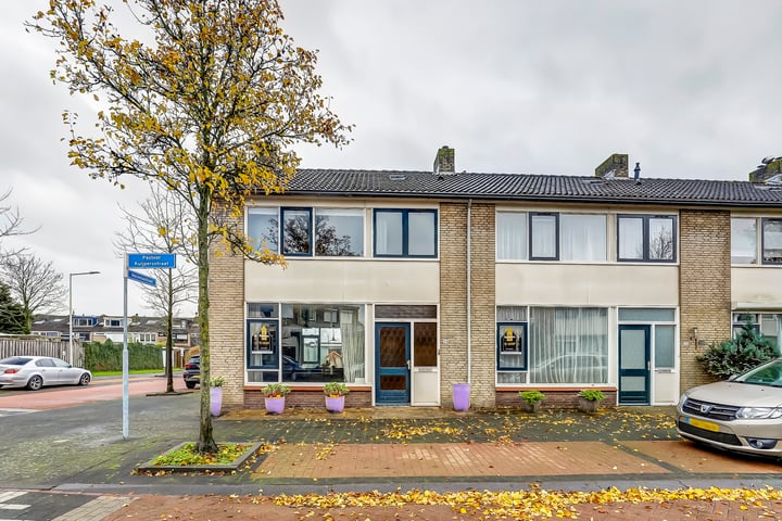 Pastoor Kuijpersstraat 24 in Bergen op Zoom foto