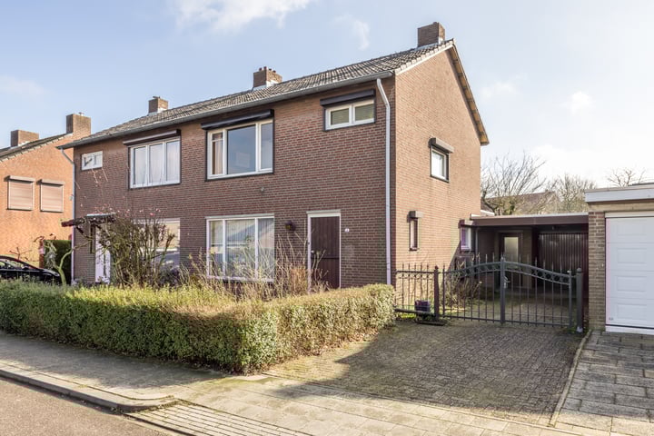 Pastoor Pendersstraat 2 in Banholt foto