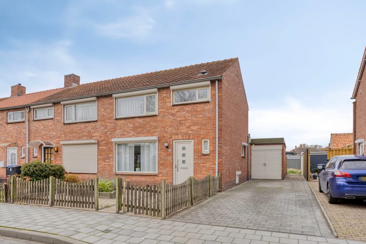 Pastoor Schetsstraat 1B in Sint Jansteen foto