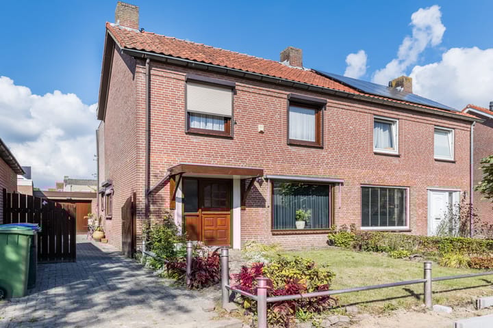 Pastoor Sprangersstraat 2 in Goirle