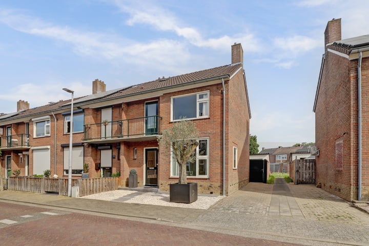 Pastoor Sprengersstraat 12 in Kerkdriel foto
