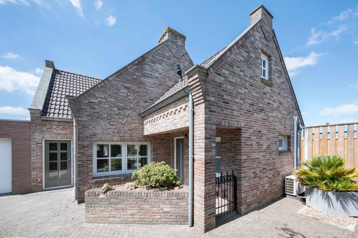Pastoor van Breugelstraat 20a in Bosschenhoofd foto