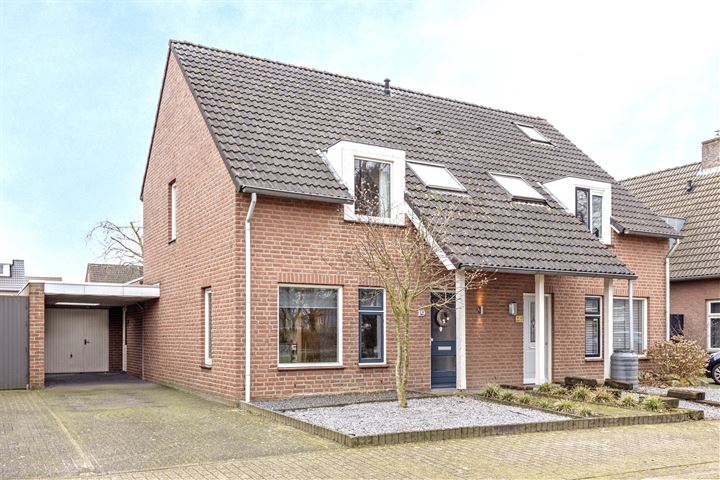 Pastoor van Ervenstraat 19 in Ommel foto