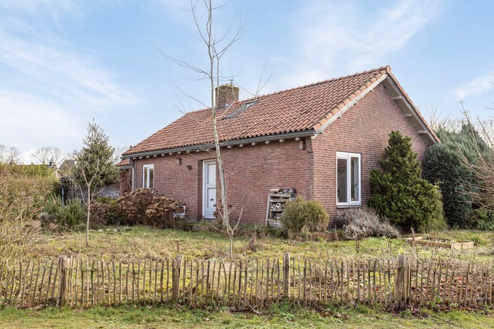Pastoor van Houtstraat 12 in Odiliapeel foto