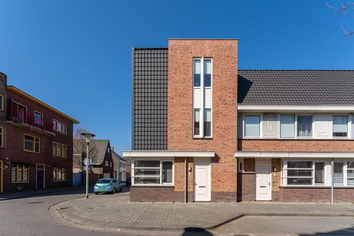 Pastoor van Leeuwenstraat 46 in Helmond