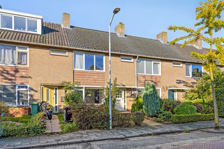 Pastoor W. Hellemonsstraat 16 in Best foto