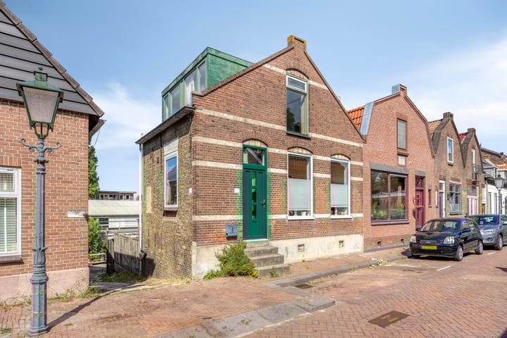 Pastoriedijk 40 in Pernis Rotterdam foto