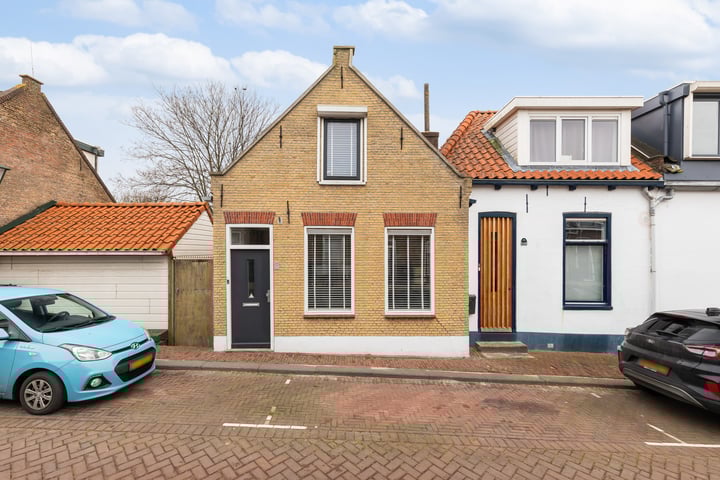 Pastoriedijk 546 in Pernis Rotterdam foto