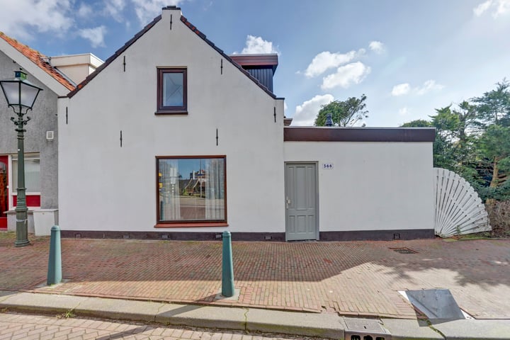 Pastoriedijk 566 in Pernis Rotterdam foto