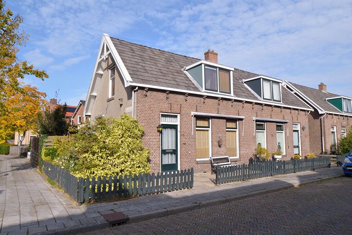 Pastoriestraat 12 in Heerenveen foto