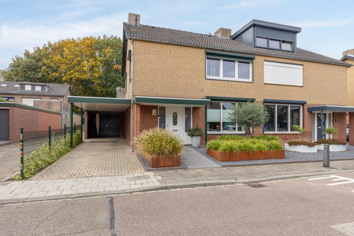 Patchstraat 16 in Sittard foto