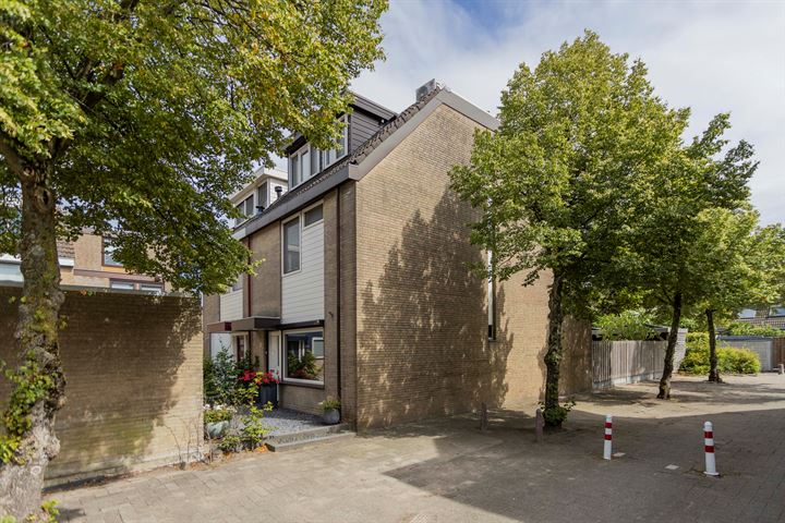 Pater Damiaanstraat 99 in Hoofddorp foto