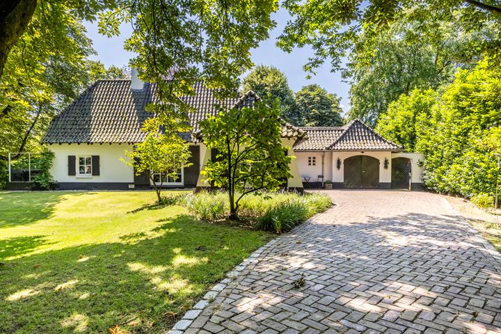 Pater de Leeuwstraat 27 in Beek en Donk foto