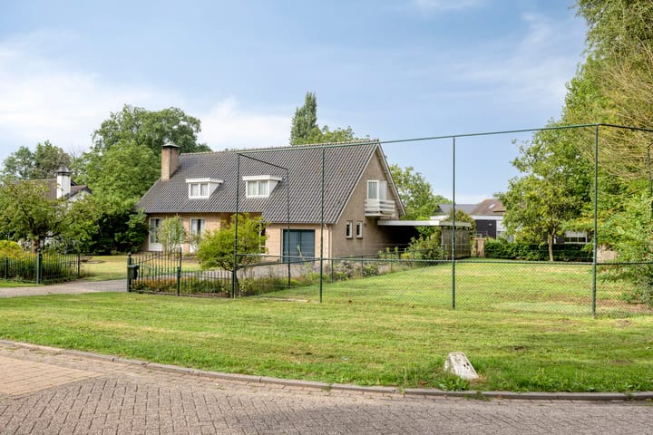 Pater de Leeuwstraat 31 in Beek en Donk foto