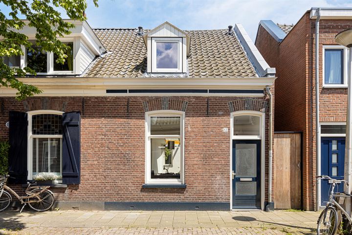 Paterstraat 12 in Tilburg foto
