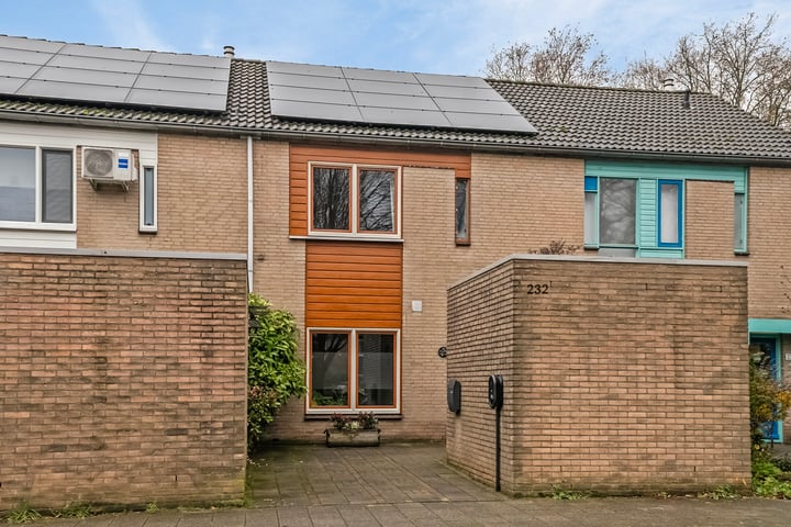 Paul Pellastraat 232 in Hengelo foto
