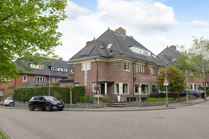 Paulus Potterlaan 16 in Hilversum foto