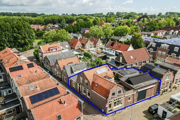 Paulus Potterstraat 12 in Enkhuizen foto