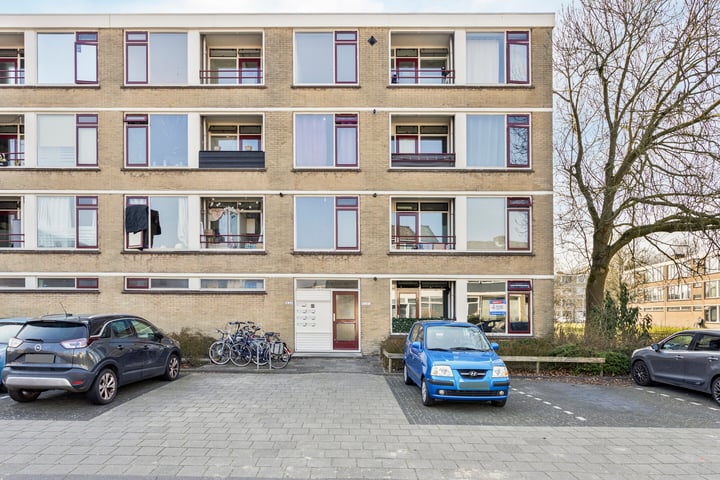 Paulus Potterstraat 25B in Spijkenisse foto