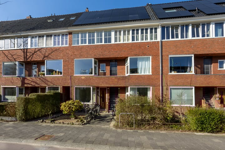 Peizerweg 37b in Groningen foto