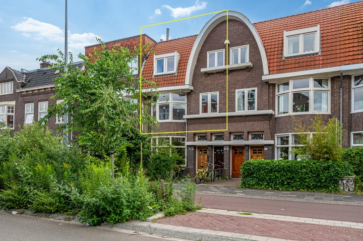 Peizerweg 4a in Groningen foto