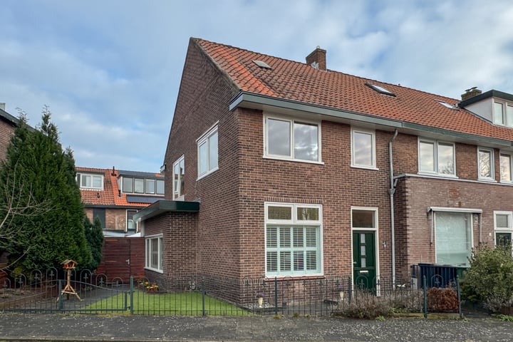 Pelikaanstraat 1 in Hilversum foto