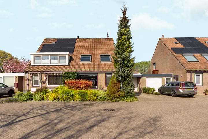 Peppengouw 211 in Almere foto